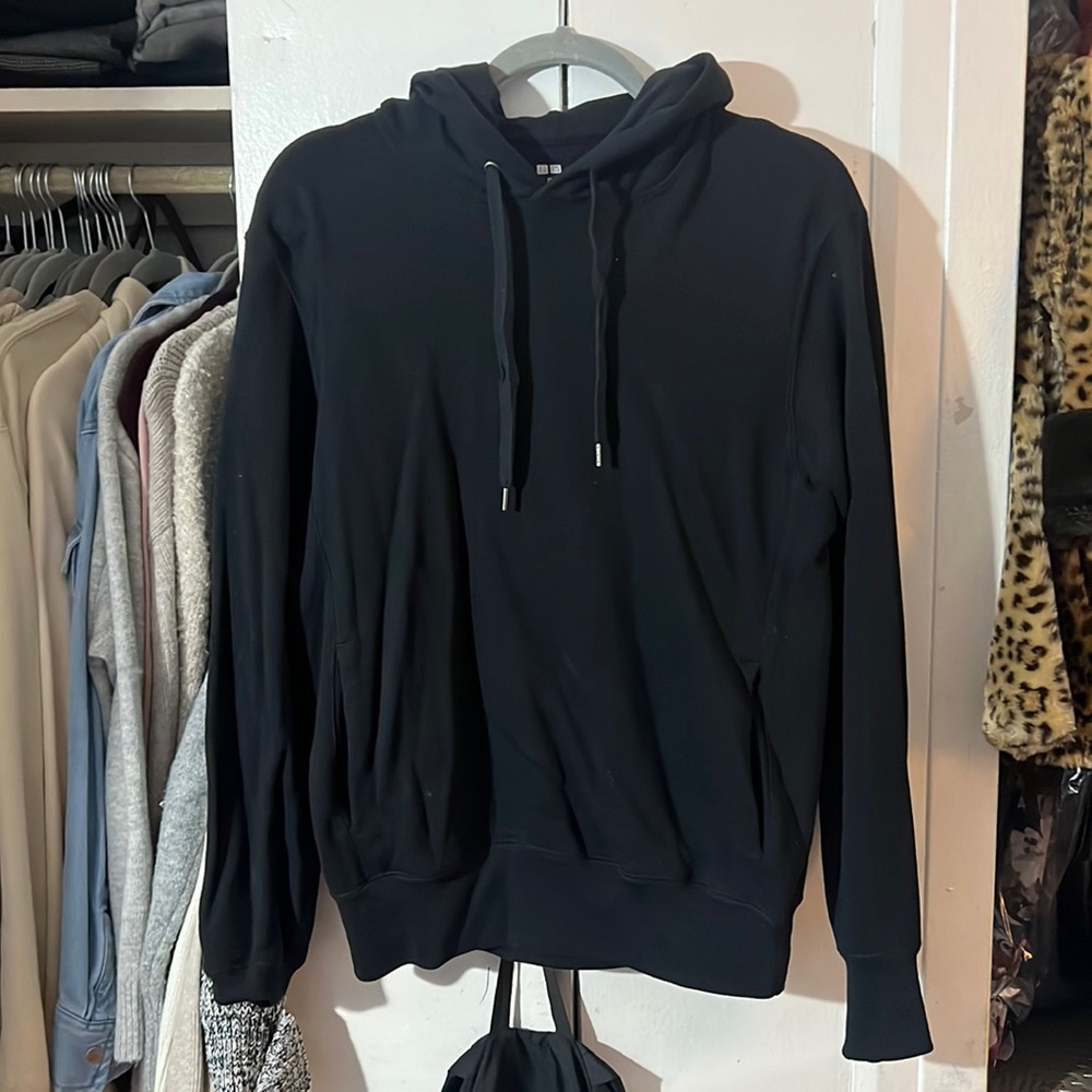 Men’s uniglo hoodie